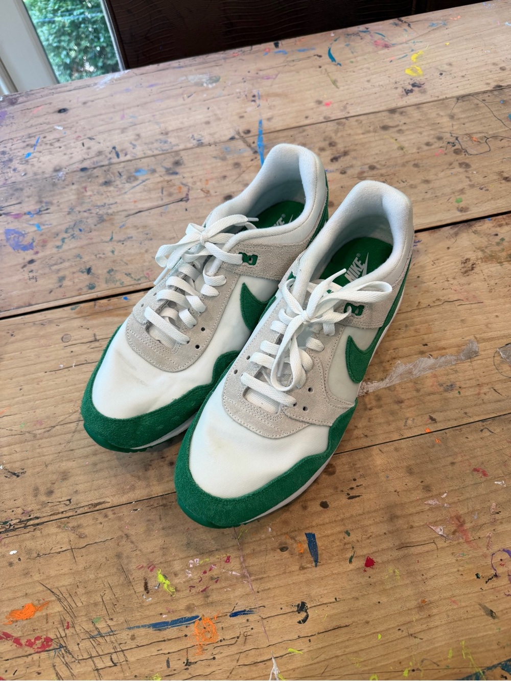 Nike Men’s White and Green Low-Top Pegasus Golf Sneakers, as is